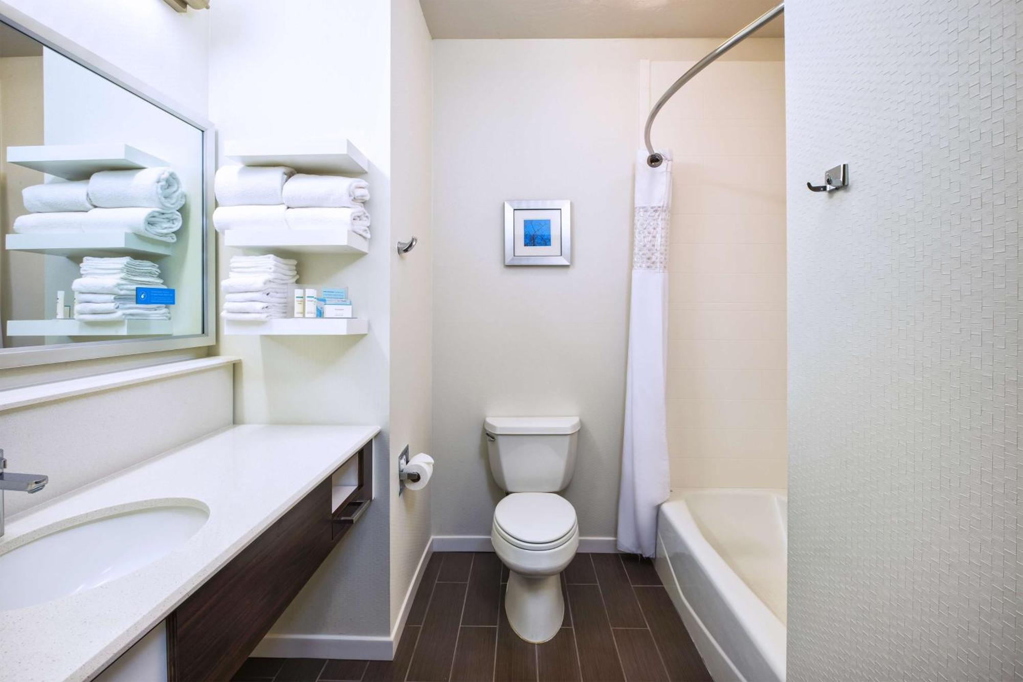 Hampton Inn&suites Alamos 3*